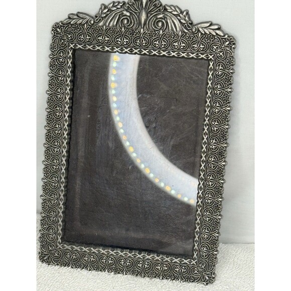Vintage Heavy Metal Picture Frame With Beautiful Detailing. Silver - Picture 1 of 7